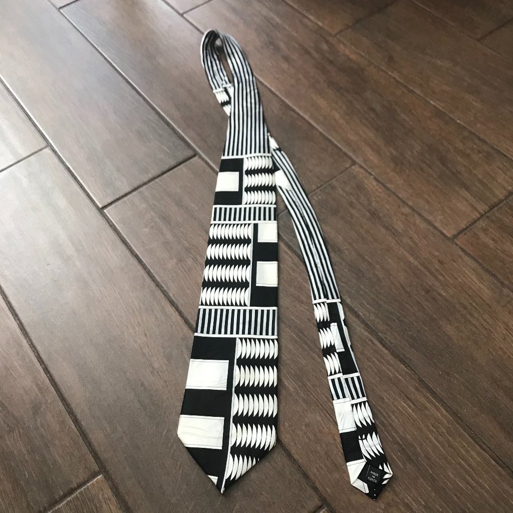 Carlo Palazzi Couture 100% Silk Geometric Necktie